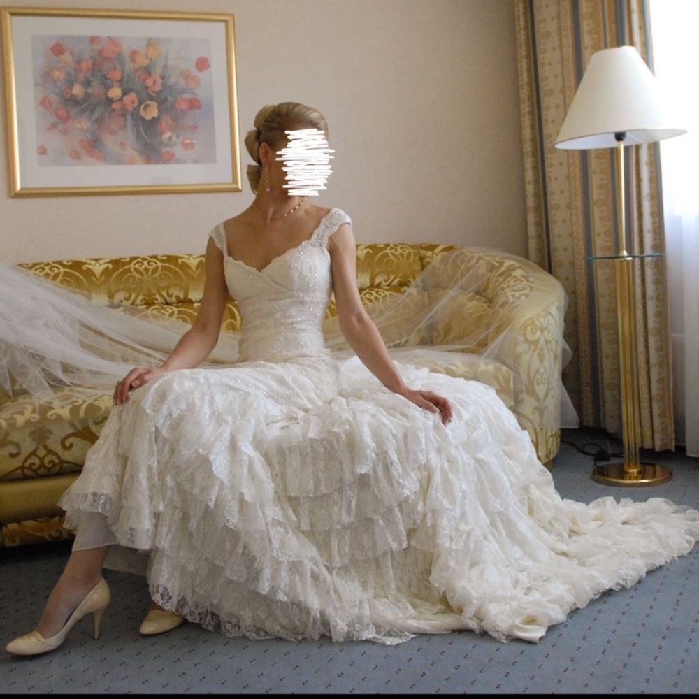 Pronovias Ivory Satin and Lace Wedding Gown